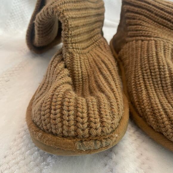UGG knit tall boots size 6 - Picture 6 of 7